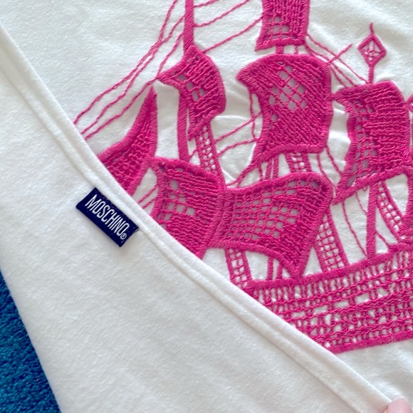 Moschino authentic 100% and super nice shirt size small - Picture 2 of 4